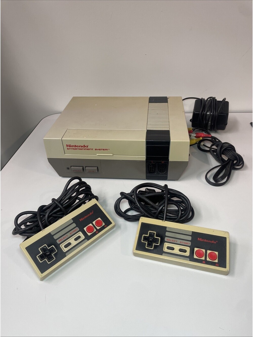 NES Nintendo Entertainment System NES-001 Console With 2 Controllers and Cords